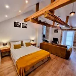 Apartment Bialy Kruk Vis-a-vis Jasnej Gory
