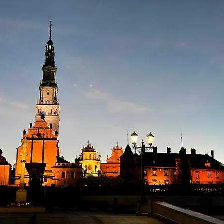 Bialy Kruk Vis-a-vis Jasnej Gory *