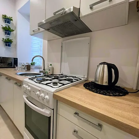 Daire Bialy Kruk Vis-a-vis Jasnej Gory Çestohova