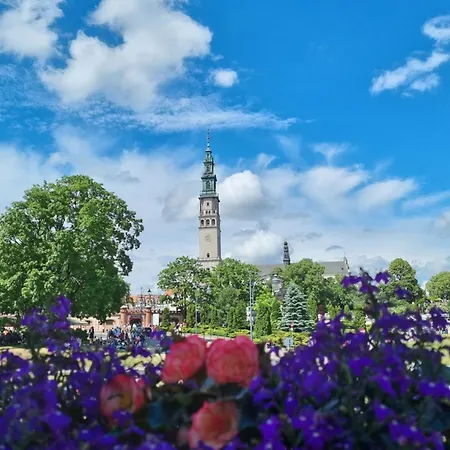 Bialy Kruk Vis-a-vis Jasnej Gory تشينستوخوفا