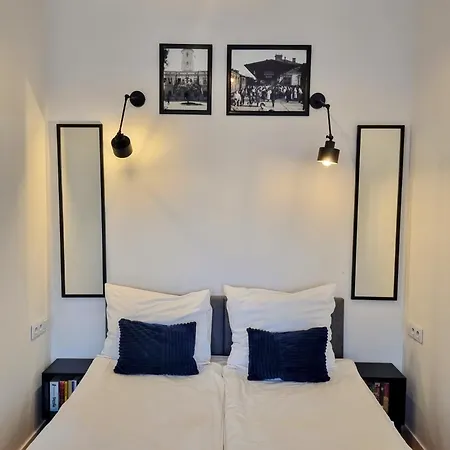 Bialy Kruk Vis-a-vis Jasnej Gory شقة تشينستوخوفا