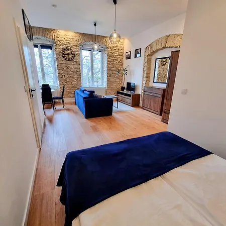 Apartment Bialy Kruk Vis-a-vis Jasnej Gory *