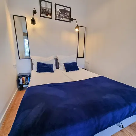 Bialy Kruk Vis-a-vis Jasnej Gory * تشينستوخوفا