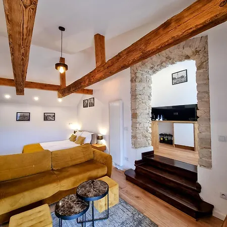 Bialy Kruk Vis-a-vis Jasnej Gory تشينستوخوفا