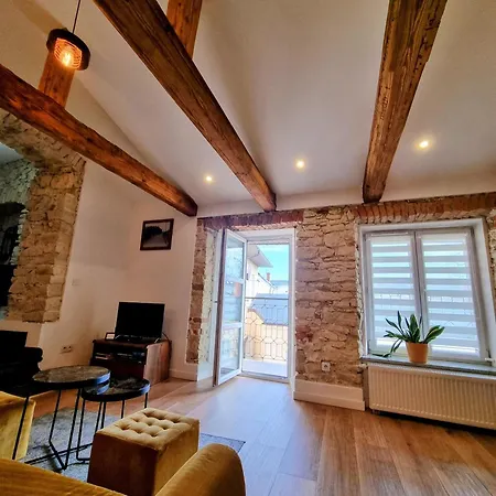 Bialy Kruk Vis-a-vis Jasnej Gory شقة تشينستوخوفا