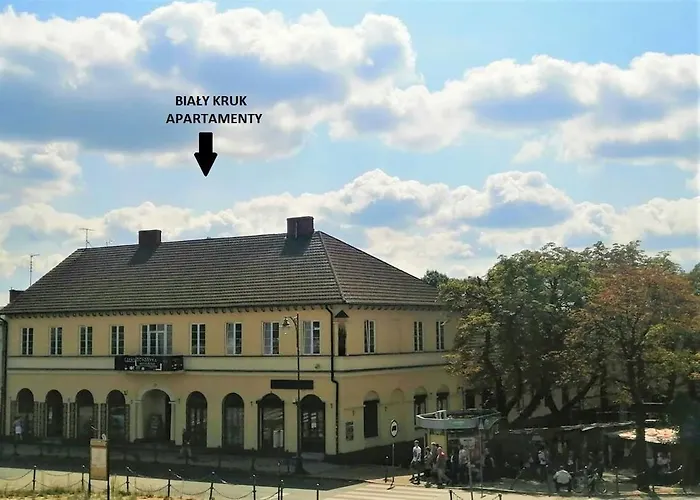 Bialy Kruk Vis-a-vis Jasnej Gory Apartment