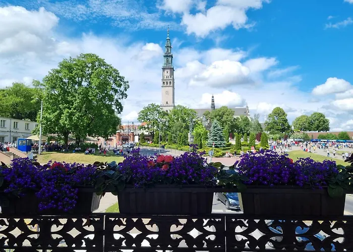 Apartment Bialy Kruk Vis-a-vis Jasnej Gory Czestochowa