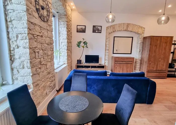 Bialy Kruk Vis-a-vis Jasnej Gory Apartment *